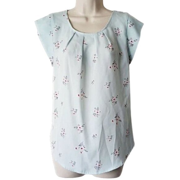 Sweet Rain Tops - NWOT Sweet Rain Pleated Sleeveless Blouse M Light Blue Floral